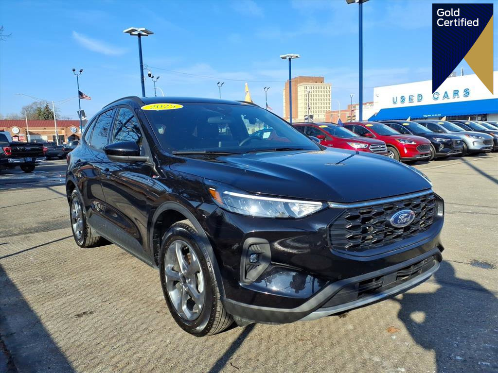 Certified 2025 Ford Escape ST-Line Elite image 1
