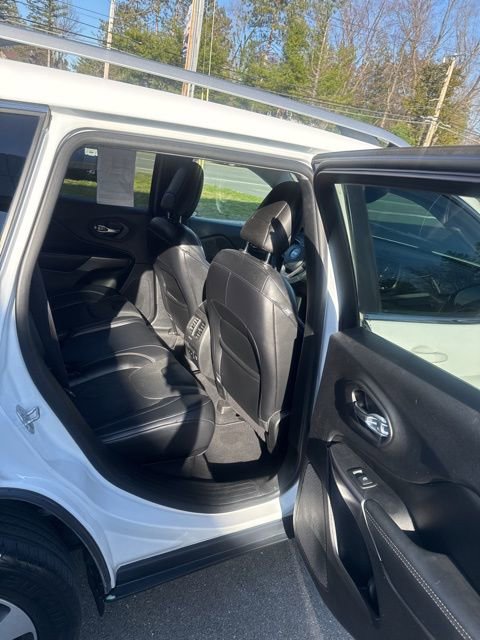 Used 2019 Jeep Cherokee Limited AWD/4WD image 21