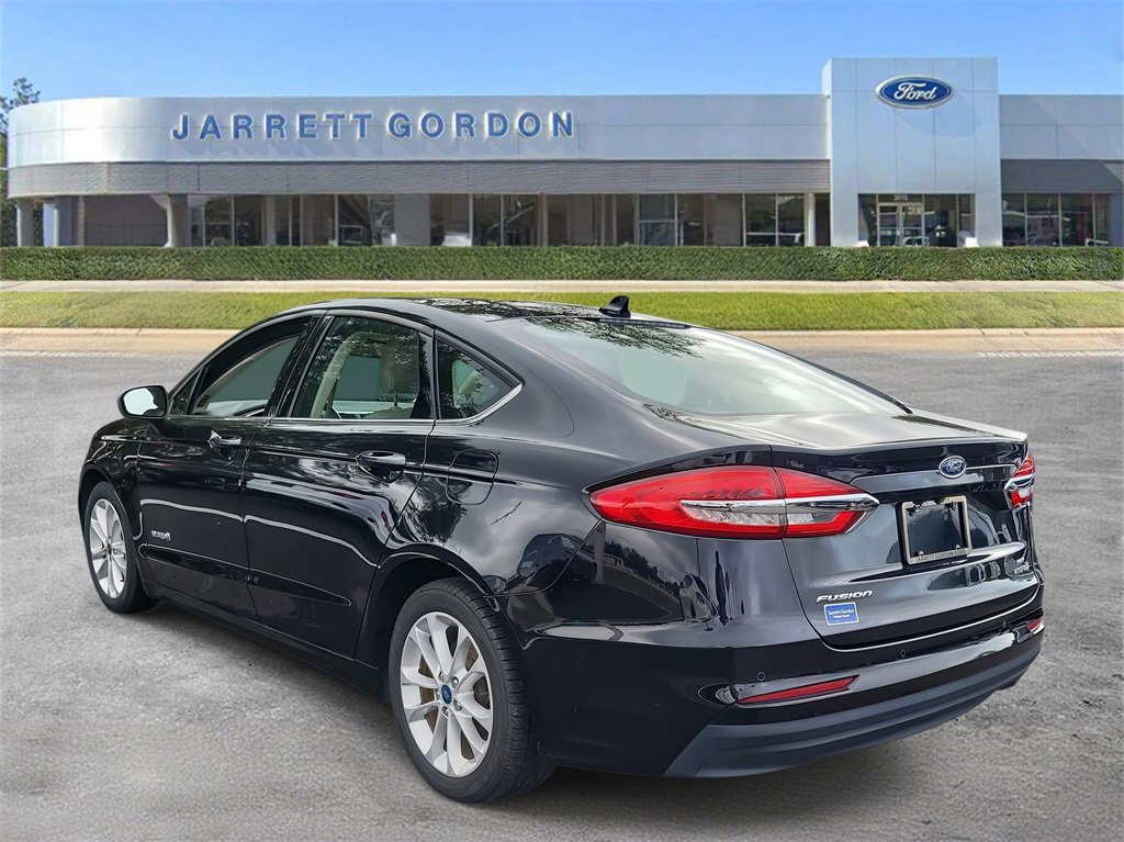 Certified 2019 Ford Fusion SE image 3