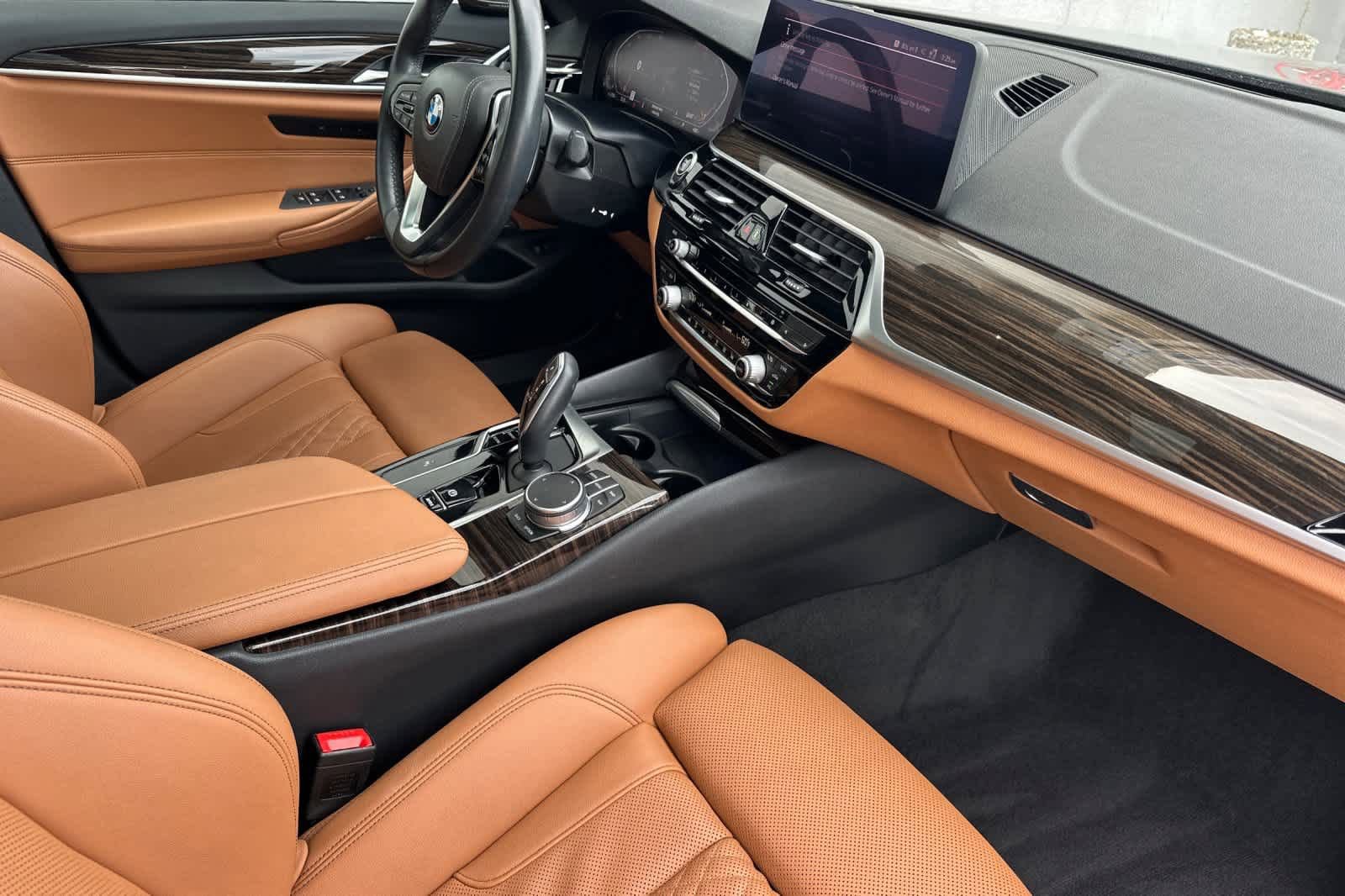 Used 2021 BMW 530i w/ Premium Package RWD image 15
