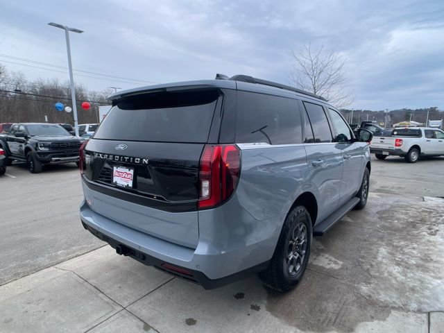 Certified 2025 Ford Expedition Active image 5