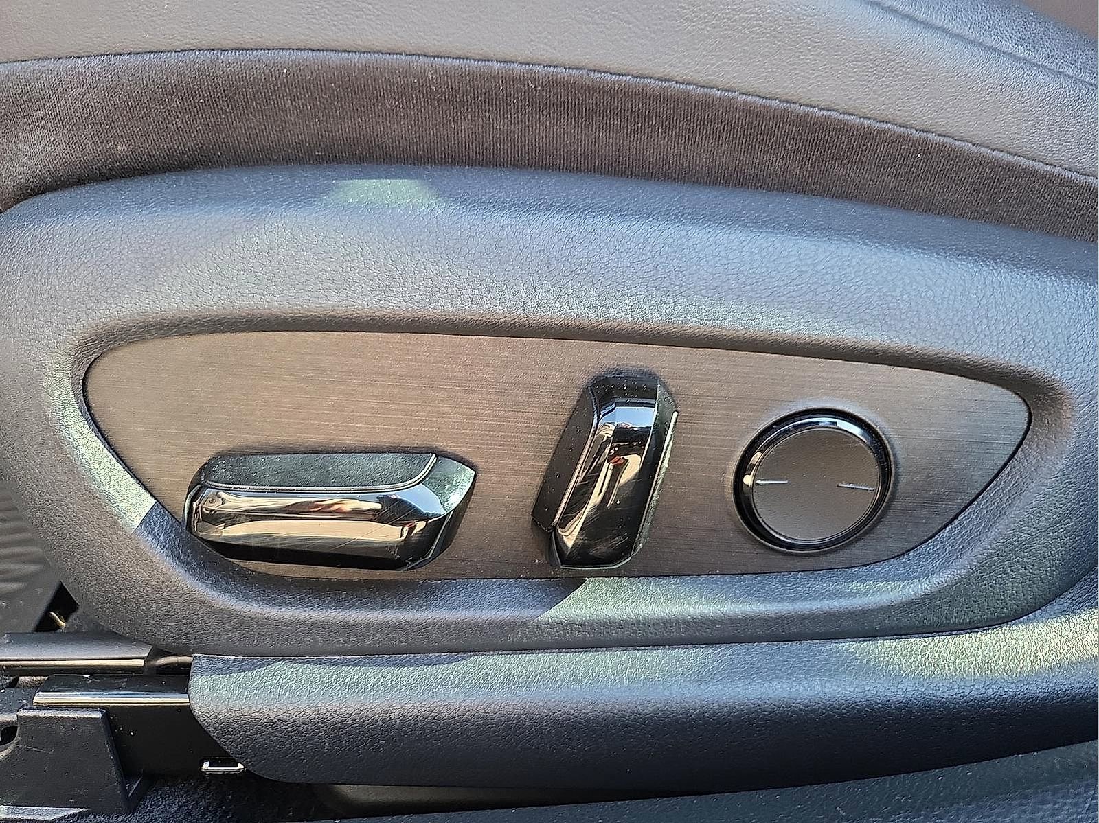 Used 2023 Lexus ES 350 w/ Premium Package image 15