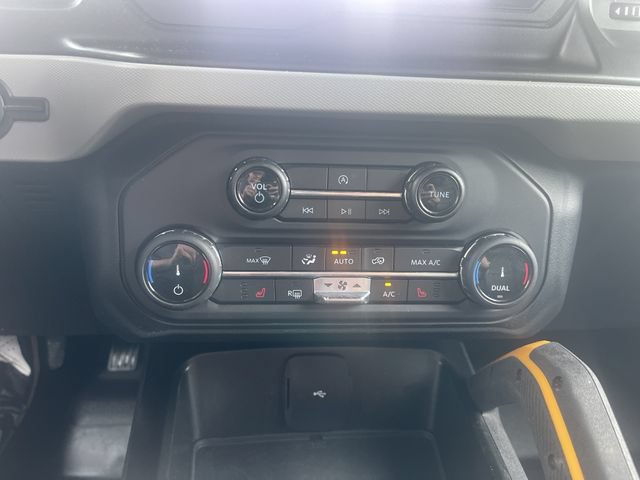 Certified 2022 Ford Bronco Badlands w/ Sasquatch Package AWD/4WD image 38