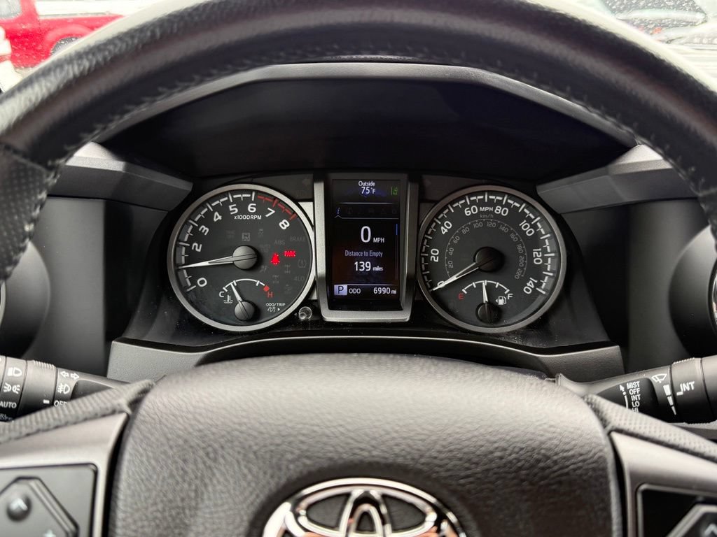 Used 2022 Toyota Tacoma TRD Sport w/ TRD Premium Sport Package AWD/4WD image 19