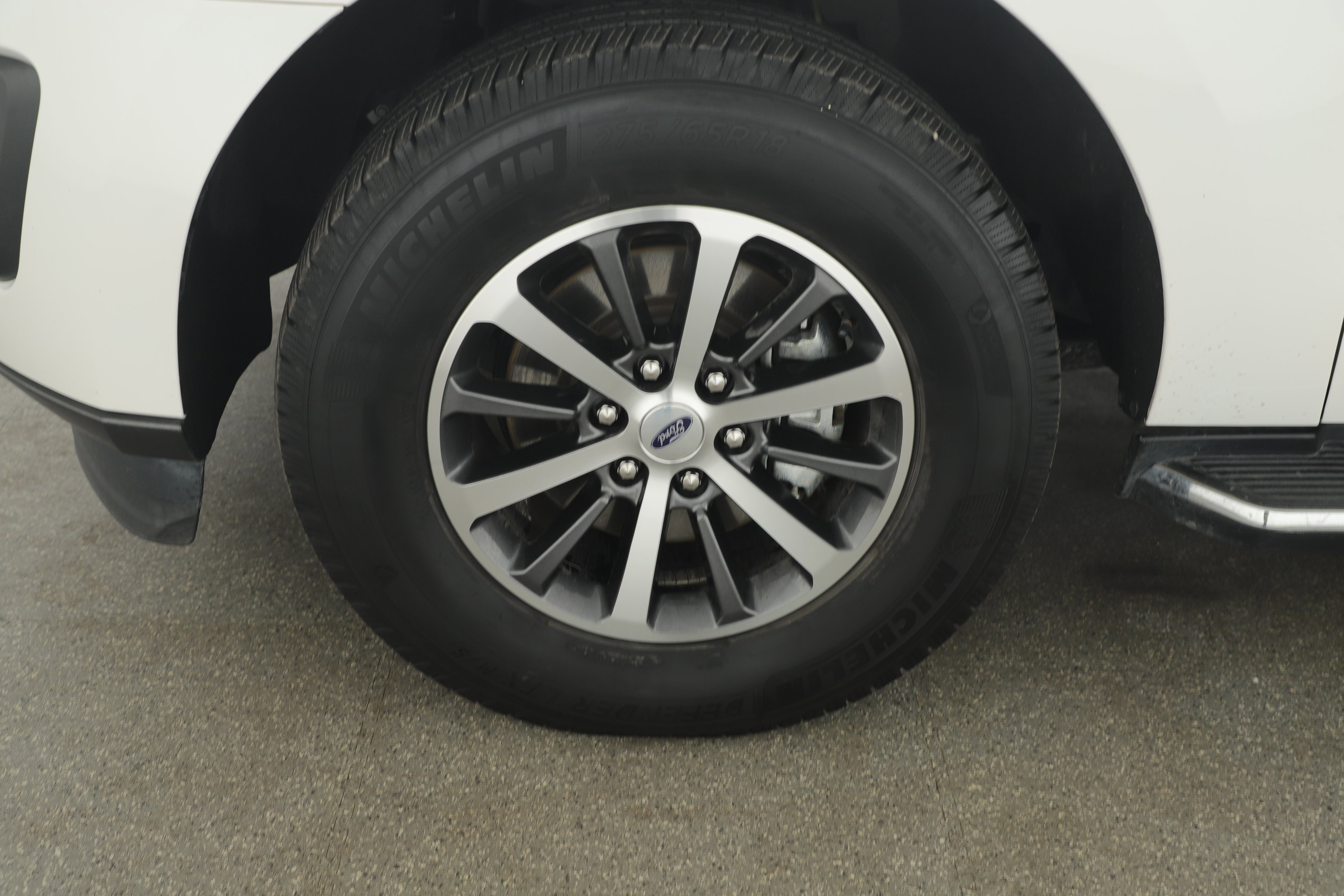 Certified 2021 Ford Expedition Max XLT image 4