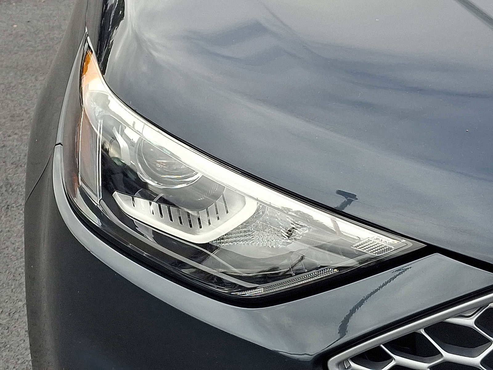 Certified 2024 Ford Edge SE image 9