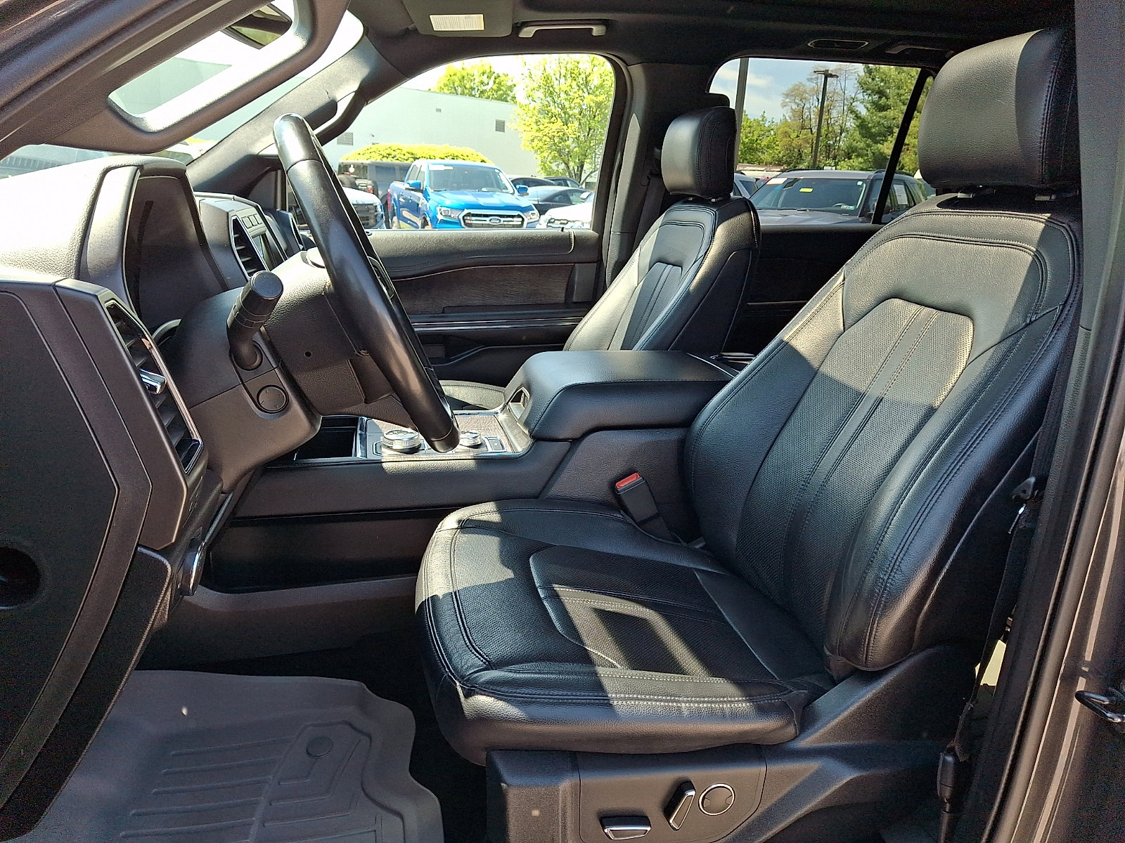 Certified 2019 Ford Expedition Limited w/ Equipment Group 301A AWD/4WD image 17