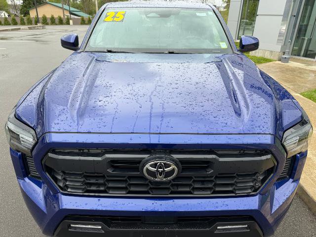 Used 2025 Toyota Tacoma TRD Off-Road AWD/4WD image 5