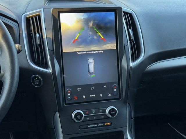 Certified 2022 Ford Edge Titanium w/ Class II Trailer Tow Package image 9