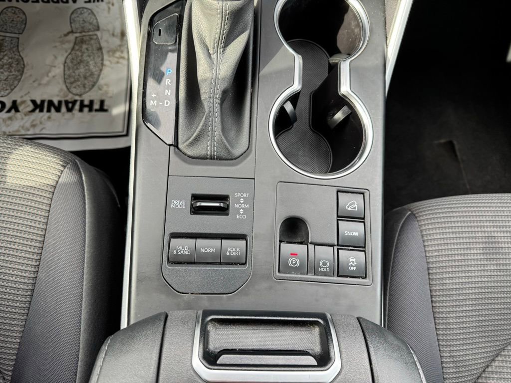 Used 2024 Toyota Highlander LE image 21