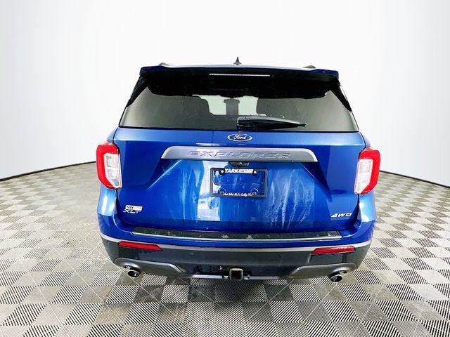 Certified 2021 Ford Explorer XLT w/ Equipment Group 202A image 11