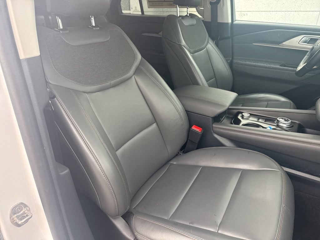 Certified 2026 Ford Explorer Active w/ Active Comfort Package RWD image 32