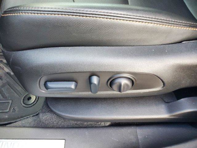 Used 2024 Chevrolet Equinox Premier AWD/4WD image 11