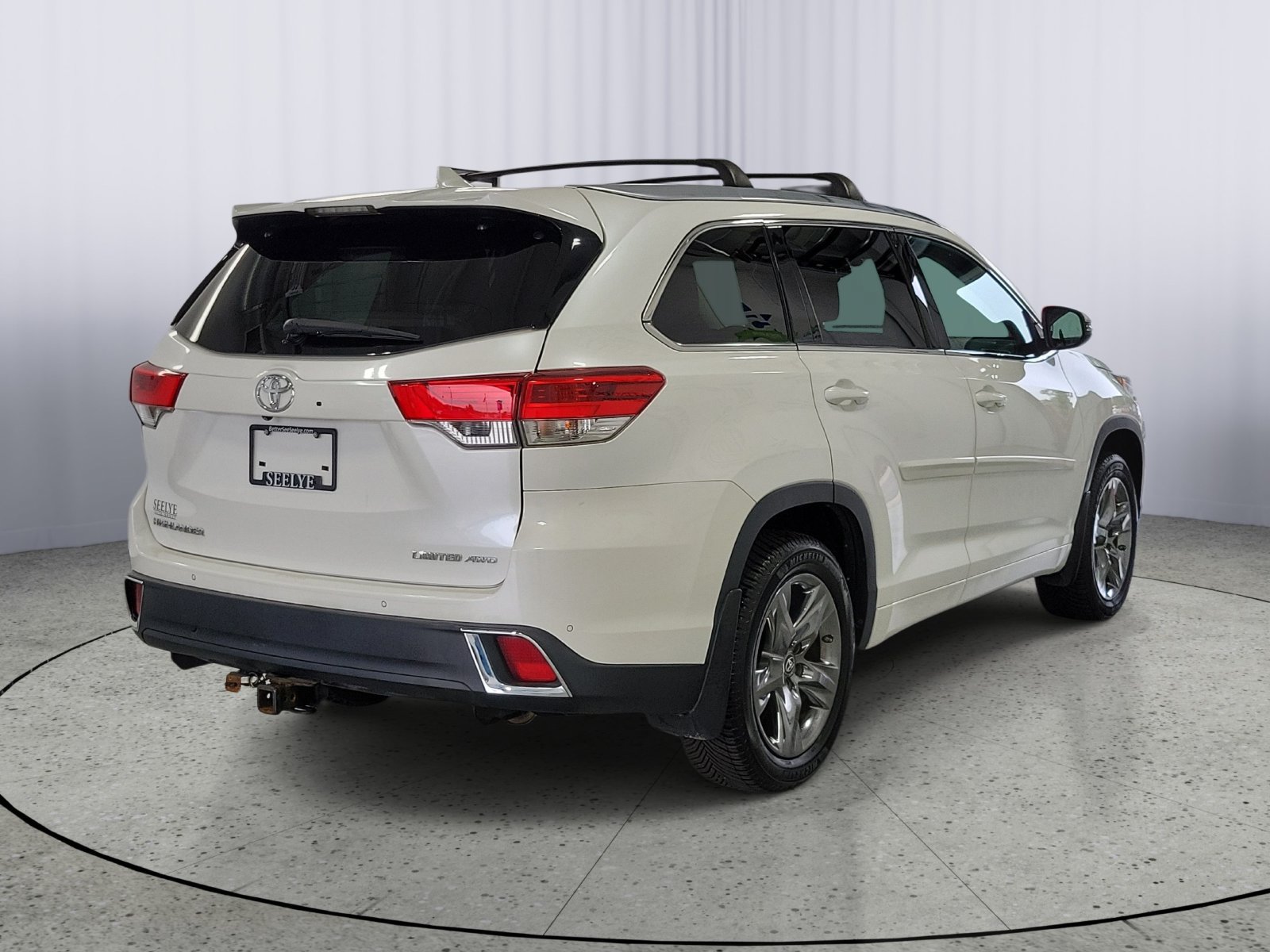 Used 2018 Toyota Highlander Limited Platinum AWD/4WD image 2