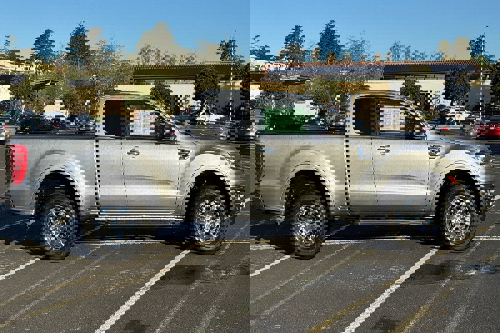 Certified 2022 Ford Ranger XLT w/ Equipment Group 301A Mid image 3