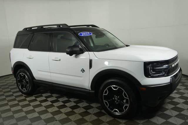 Certified 2025 Ford Bronco Sport Outer Banks w/ Outer Banks Tech Package+ AWD/4WD image 1