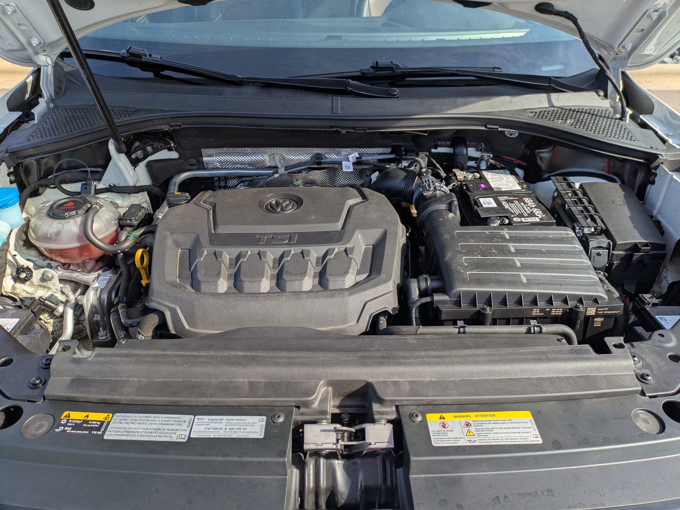 Used 2022 Volkswagen Tiguan SEL R-Line image 42