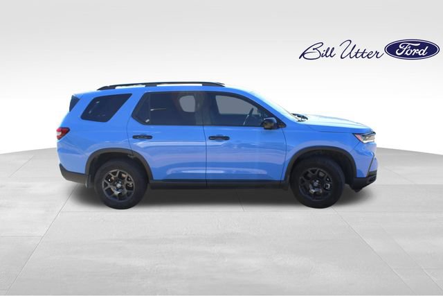 Used 2025 Honda Pilot TrailSport image 4