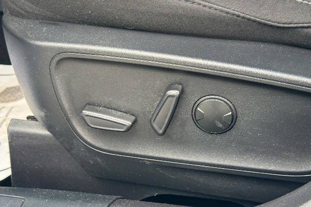 Certified 2023 Ford Escape Active AWD/4WD image 22