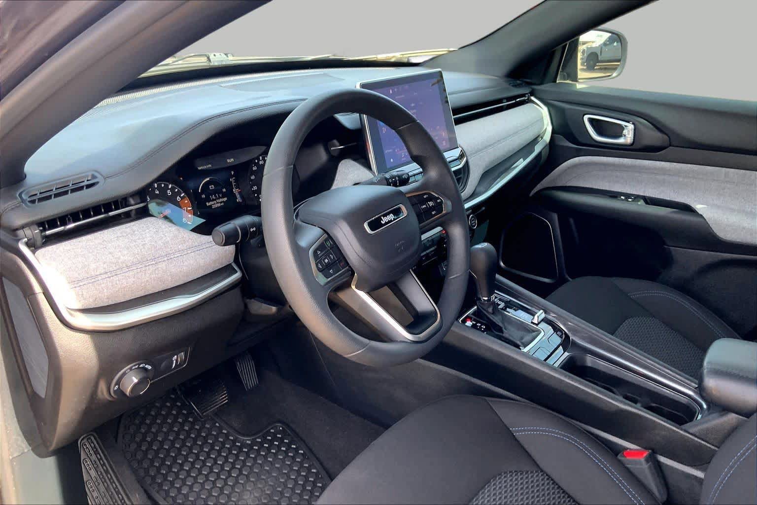 Used 2024 Jeep Compass Sport AWD/4WD image 18