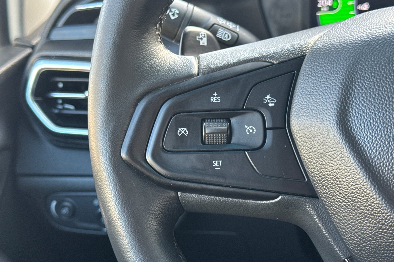 Used 2023 Chevrolet Bolt LT w/ Infotainment Package FWD image 36