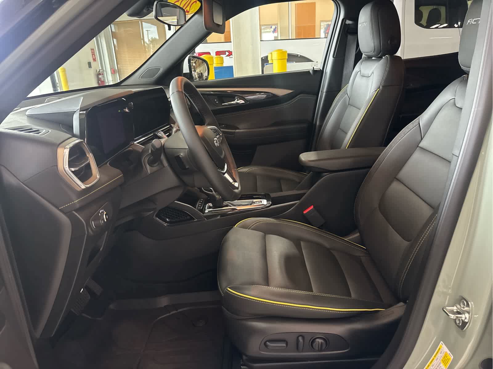 Used 2025 Chevrolet TrailBlazer ACTIV AWD/4WD image 26