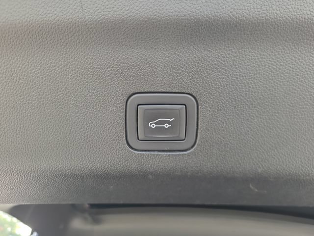 Used 2024 GMC Yukon XL AT4 AWD/4WD image 18