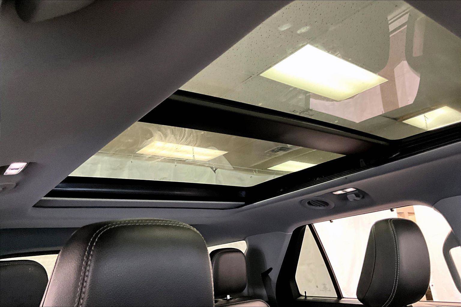 Certified 2022 Ford Explorer Limited w/ Limited Technology Package image 21