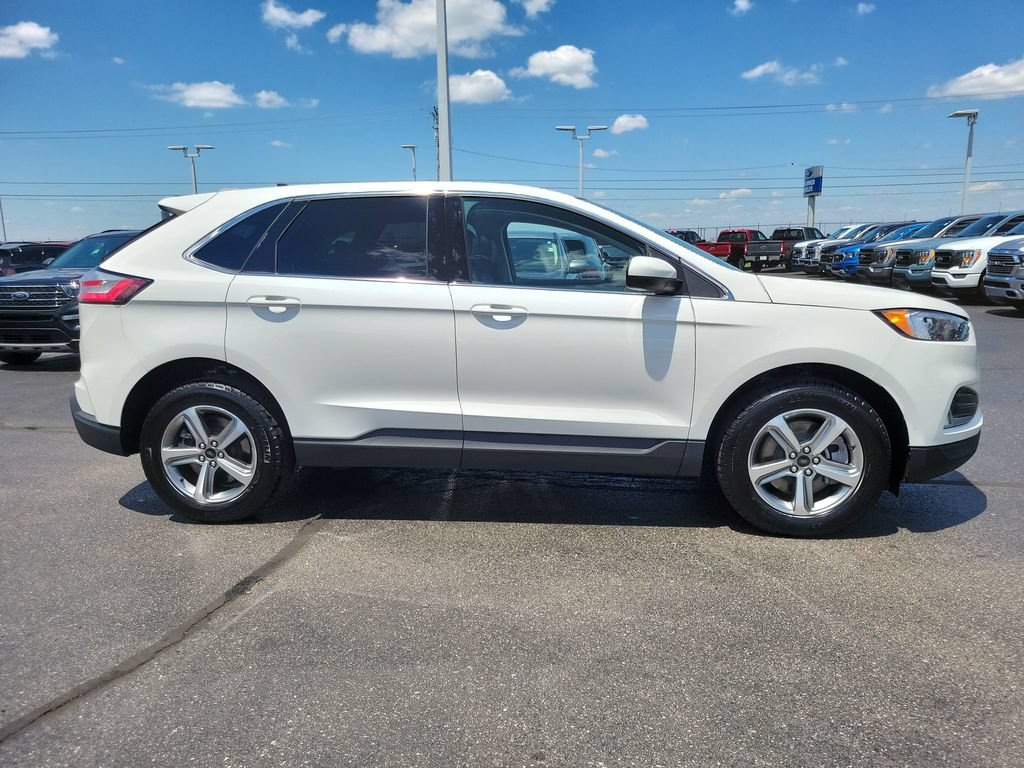 Certified 2024 Ford Edge SEL w/ Convenience Package AWD/4WD image 3