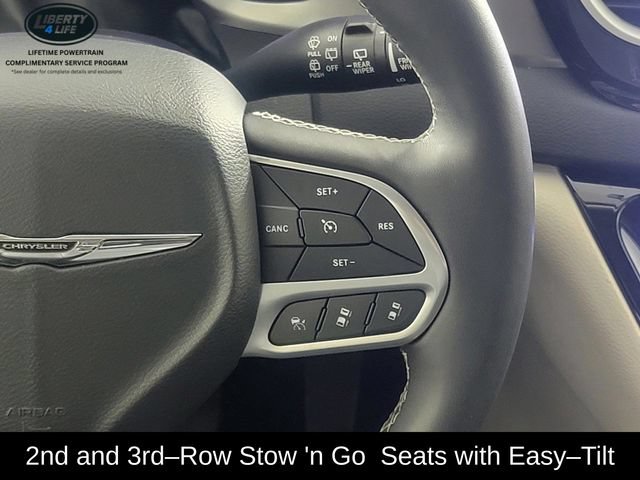Used 2024 Chrysler Pacifica Touring-L FWD image 27