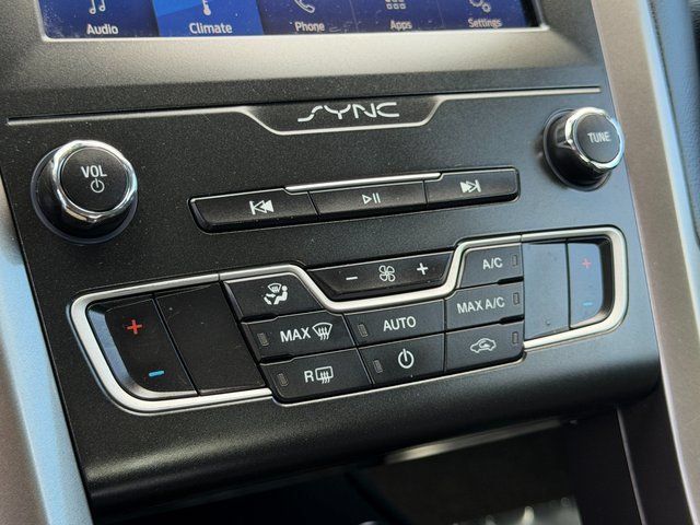 Certified 2020 Ford Fusion SE FWD image 26