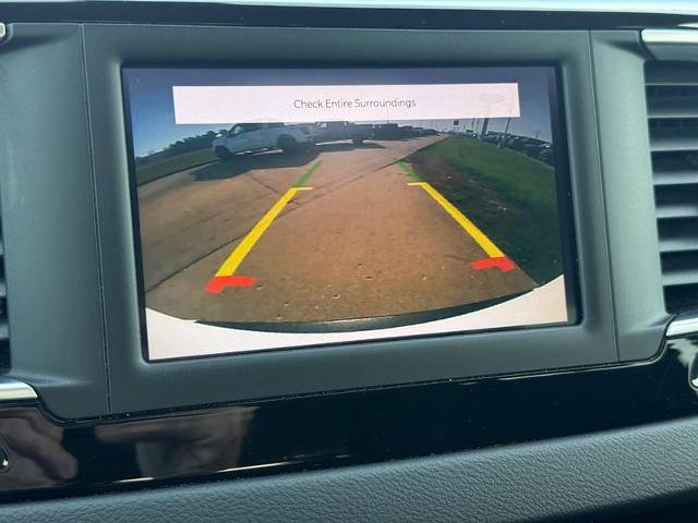 Used 2022 Chrysler Voyager LX image 18