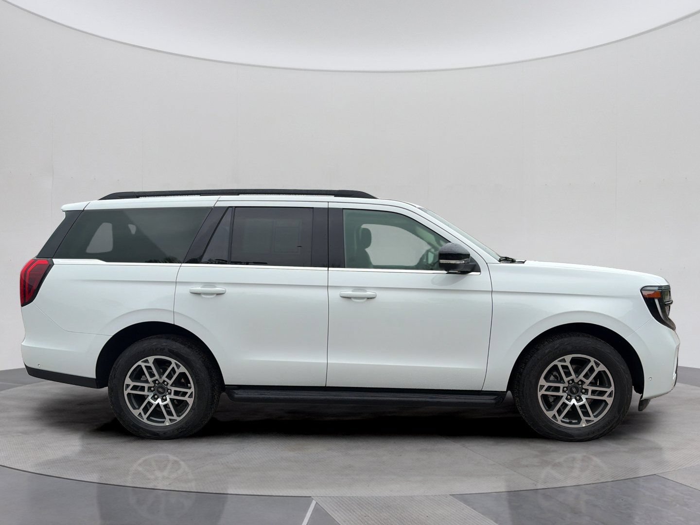 Certified 2025 Ford Expedition Active AWD/4WD image 7