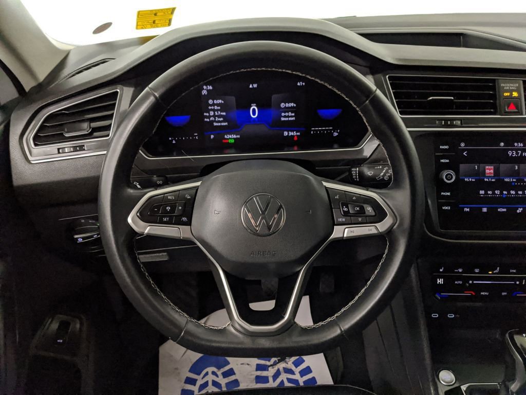 Used 2022 Volkswagen Tiguan SE image 10