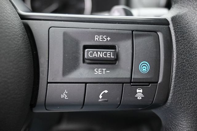Used 2024 Nissan Rogue SV AWD/4WD image 16