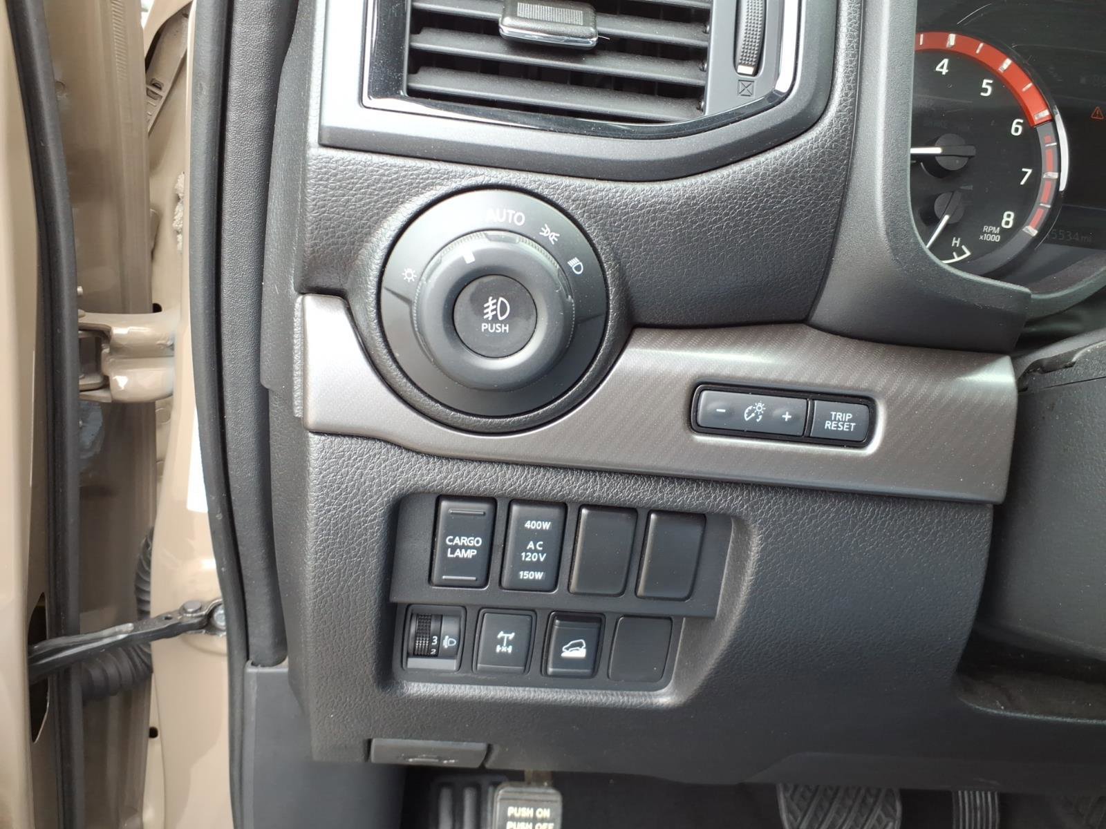 Used 2021 Nissan Titan PRO-4X w/ Pro-4x Convenience Package image 18