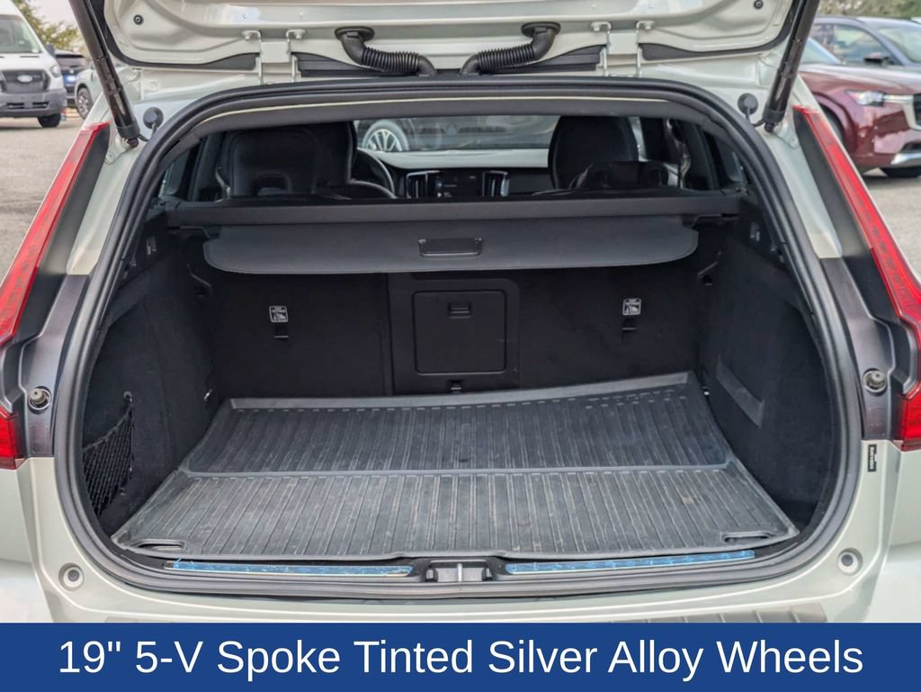 Used 2020 Volvo V60 T5 Momentum FWD image 14