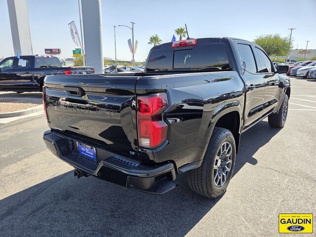 Used 2024 Chevrolet Colorado LT w/ LT Convenience Package III RWD image 7
