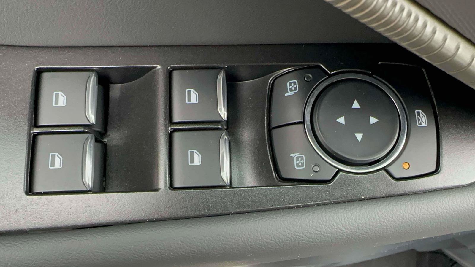 Certified 2025 Ford Explorer Active AWD/4WD image 15