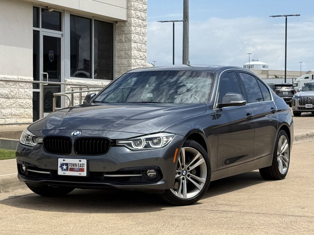 Used 2017 BMW 340i Sedan RWD image 2