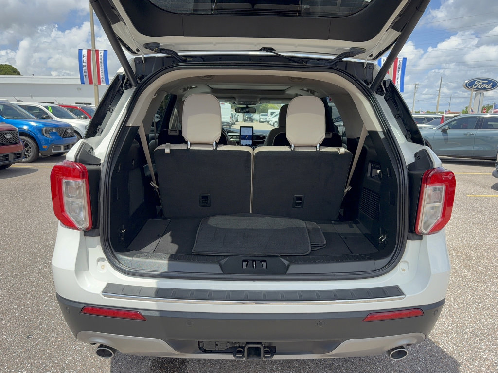 Certified 2023 Ford Explorer Limited w/ Limited Technology Package RWD image 7