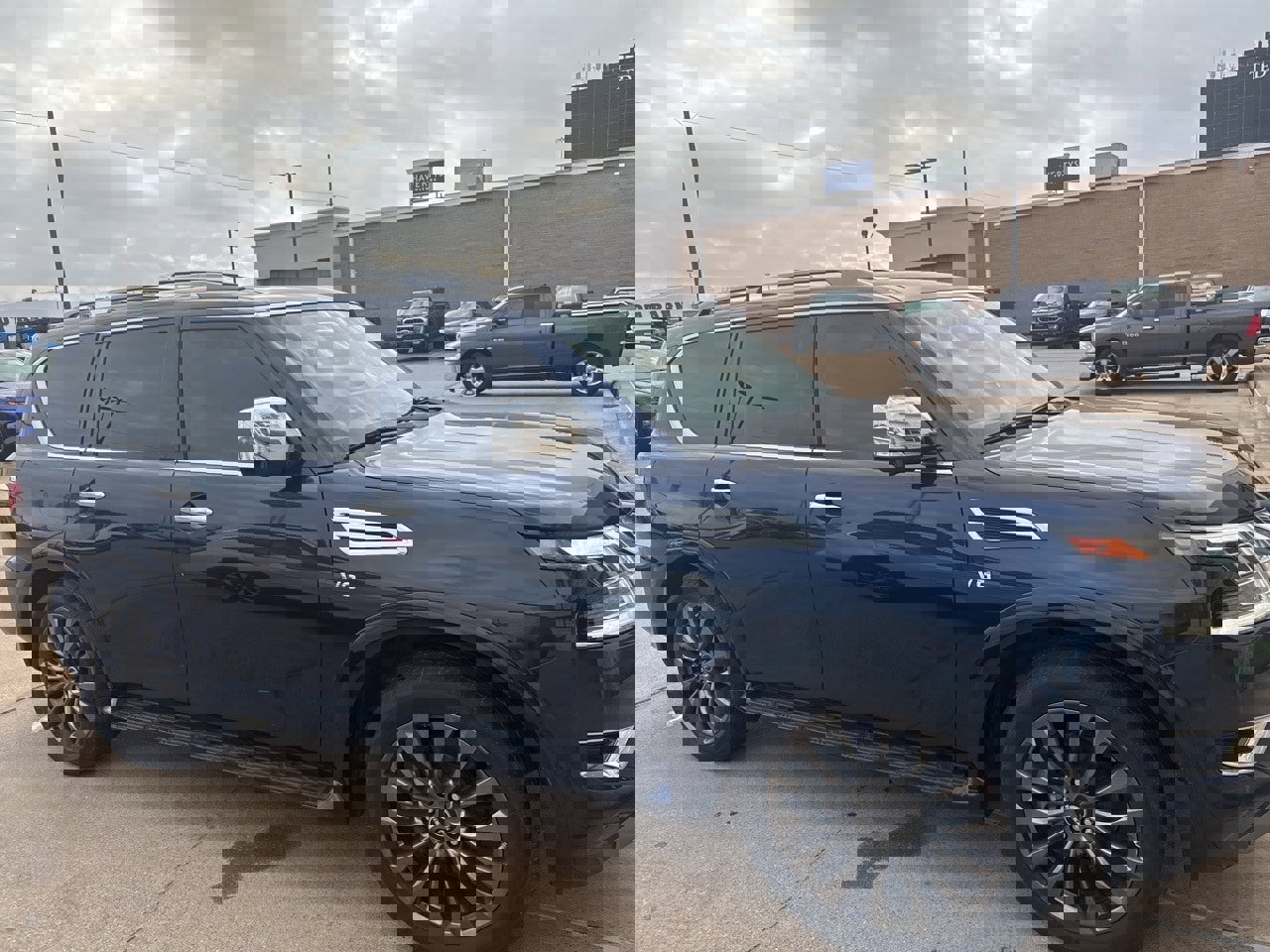 Used 2022 Nissan Armada Platinum w/ Captain's Chairs Package image 4