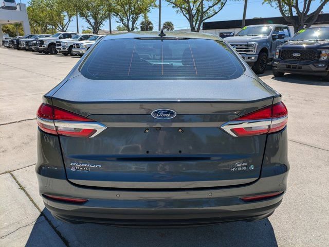 Certified 2019 Ford Fusion SE image 3