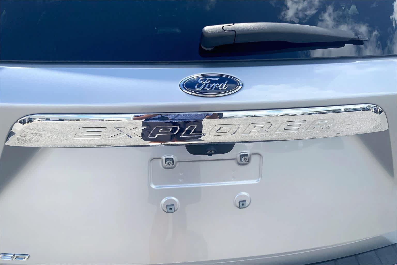 Certified 2020 Ford Explorer Limited AWD/4WD image 31