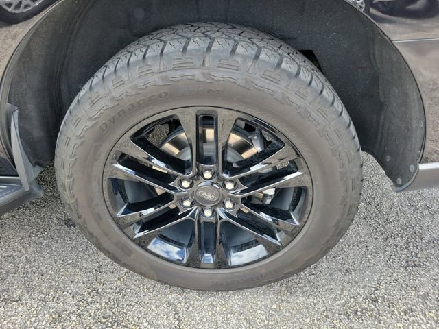 Certified 2024 Ford Expedition XLT RWD image 5