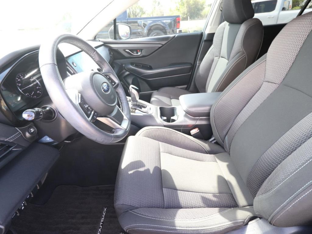 Used 2020 Subaru Outback Premium image 8
