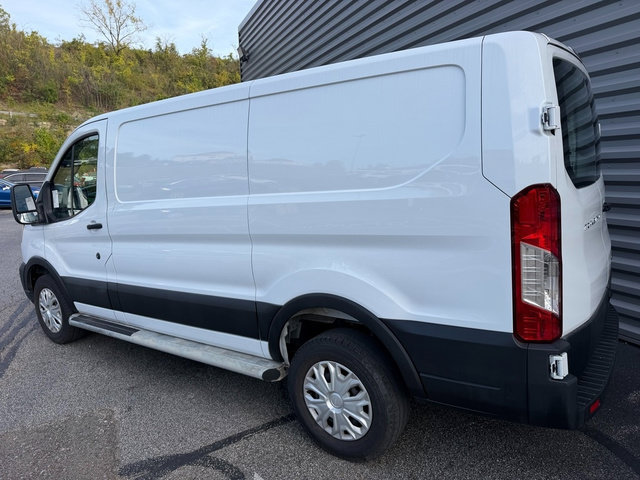 Certified 2025 Ford Transit 250 Low Roof w/ Exterior Upgrade Package RWD image 4