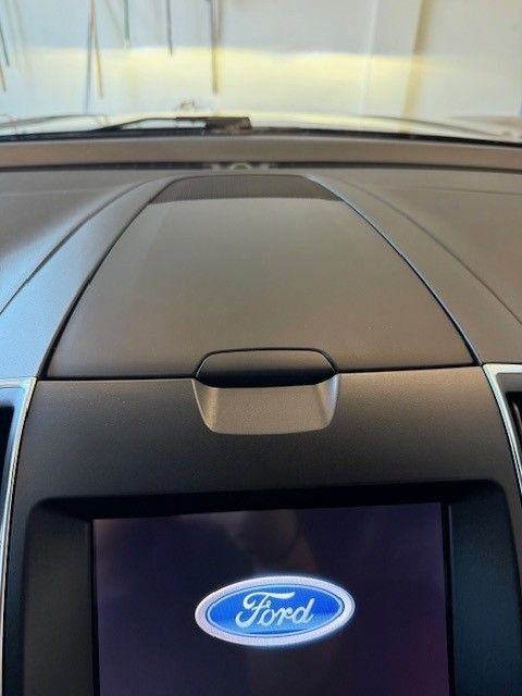 Certified 2019 Ford Edge Titanium w/ Equipment Group 301A image 18