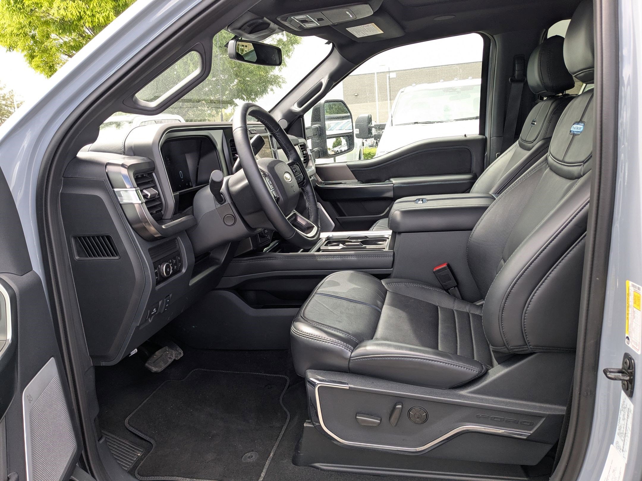 Certified 2026 Ford F450 Platinum w/ FX4 Off-Road Package AWD/4WD image 20