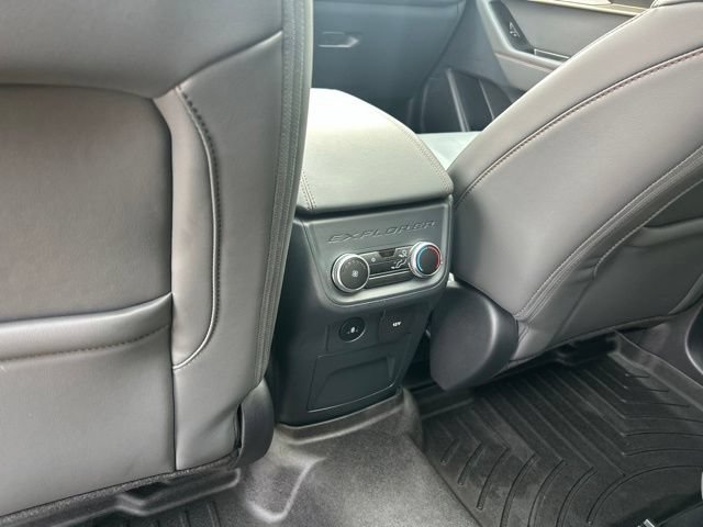 Certified 2025 Ford Explorer Active w/ Active Comfort Package AWD/4WD image 29